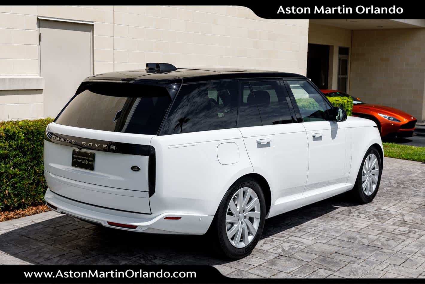 2023 Land Rover Range Rover SE