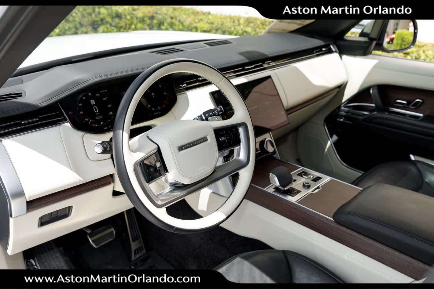 2023 Land Rover Range Rover SE