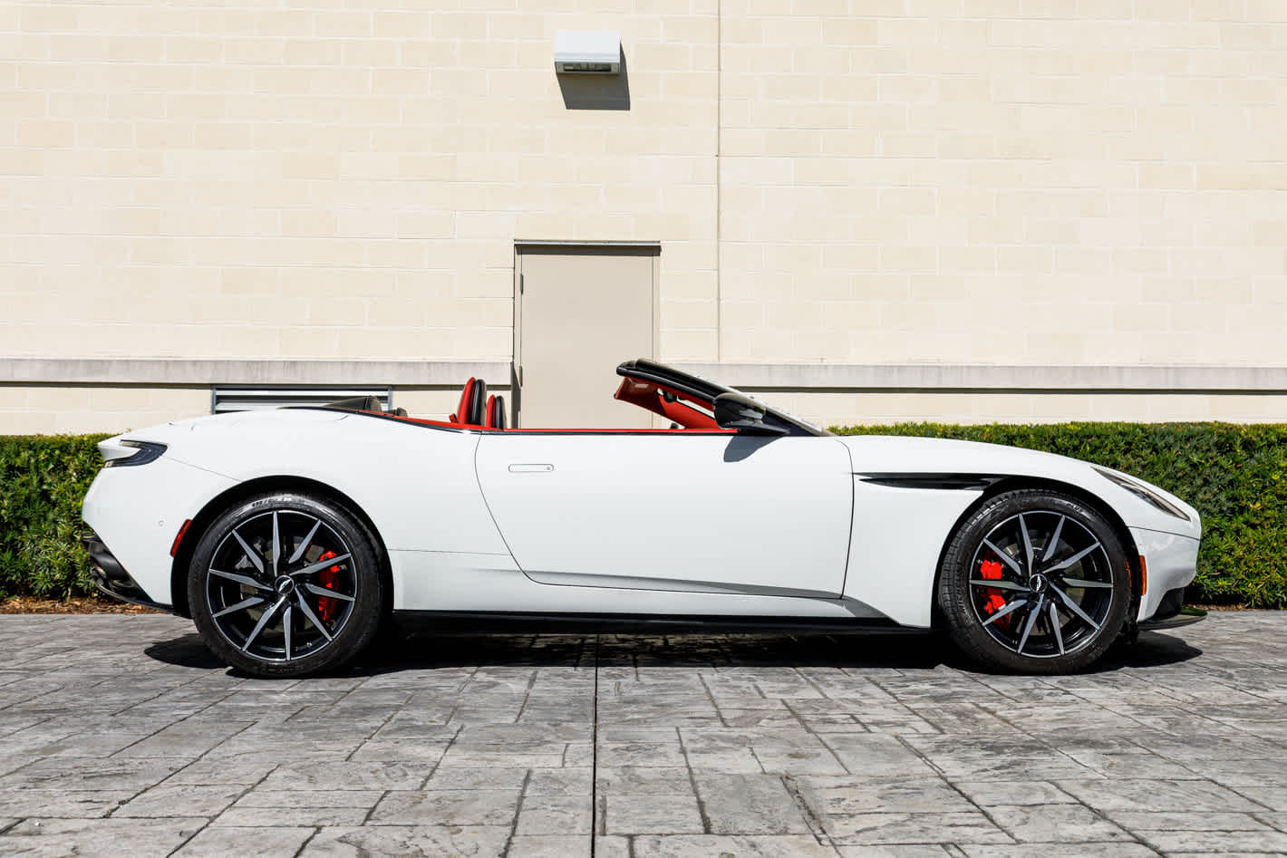 2019 Aston Martin DB11 Volante