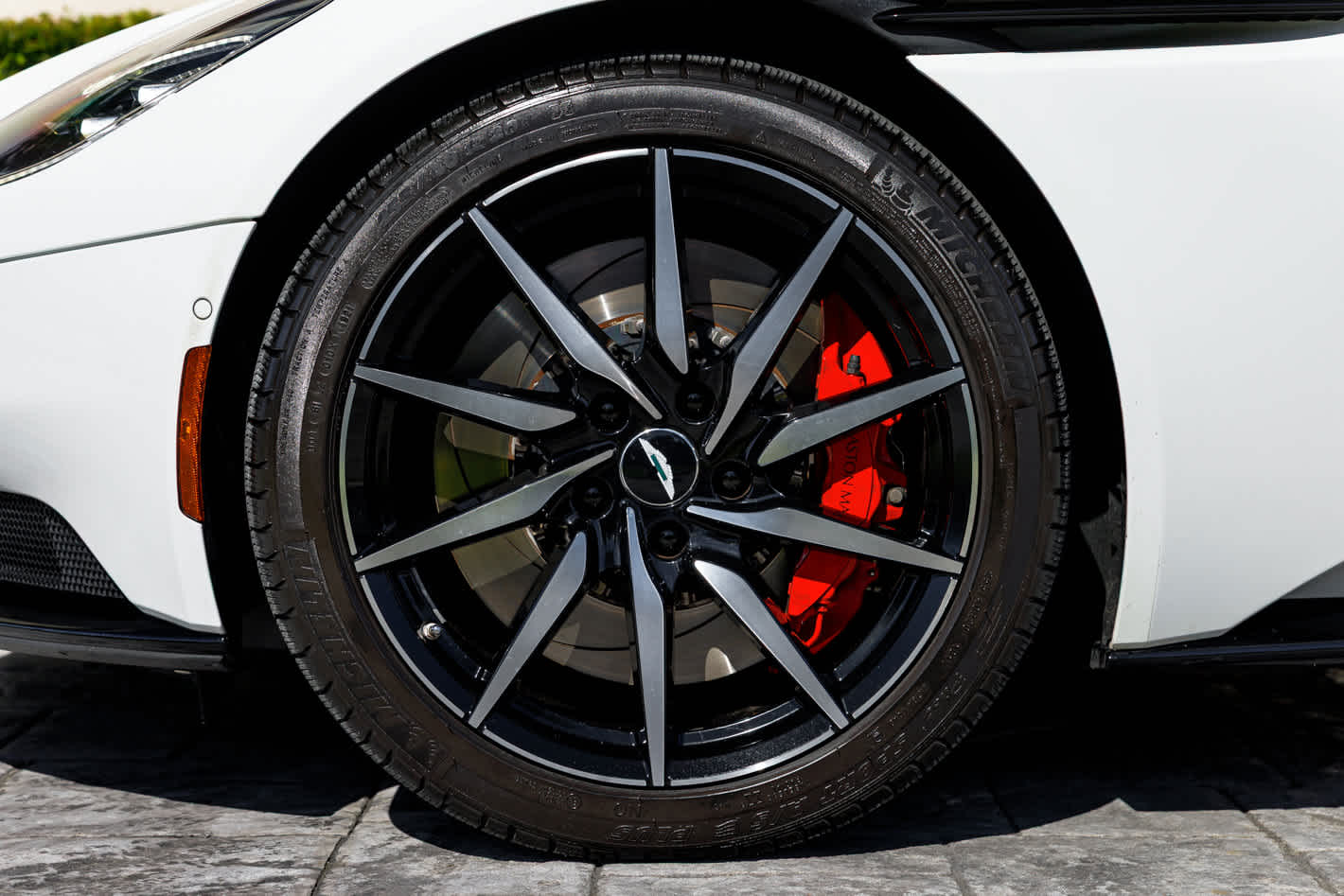 2019 Aston Martin DB11 Volante