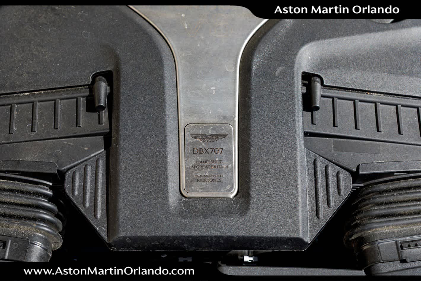 2025 Aston Martin DBX 707
