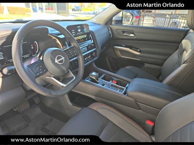 2025 Nissan Pathfinder Platinum