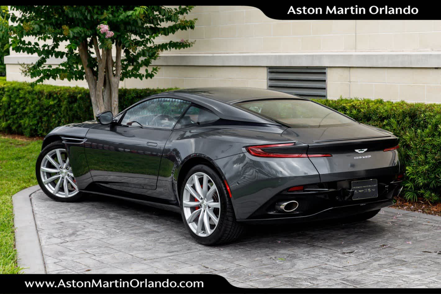 2021 Aston Martin DB11 V8