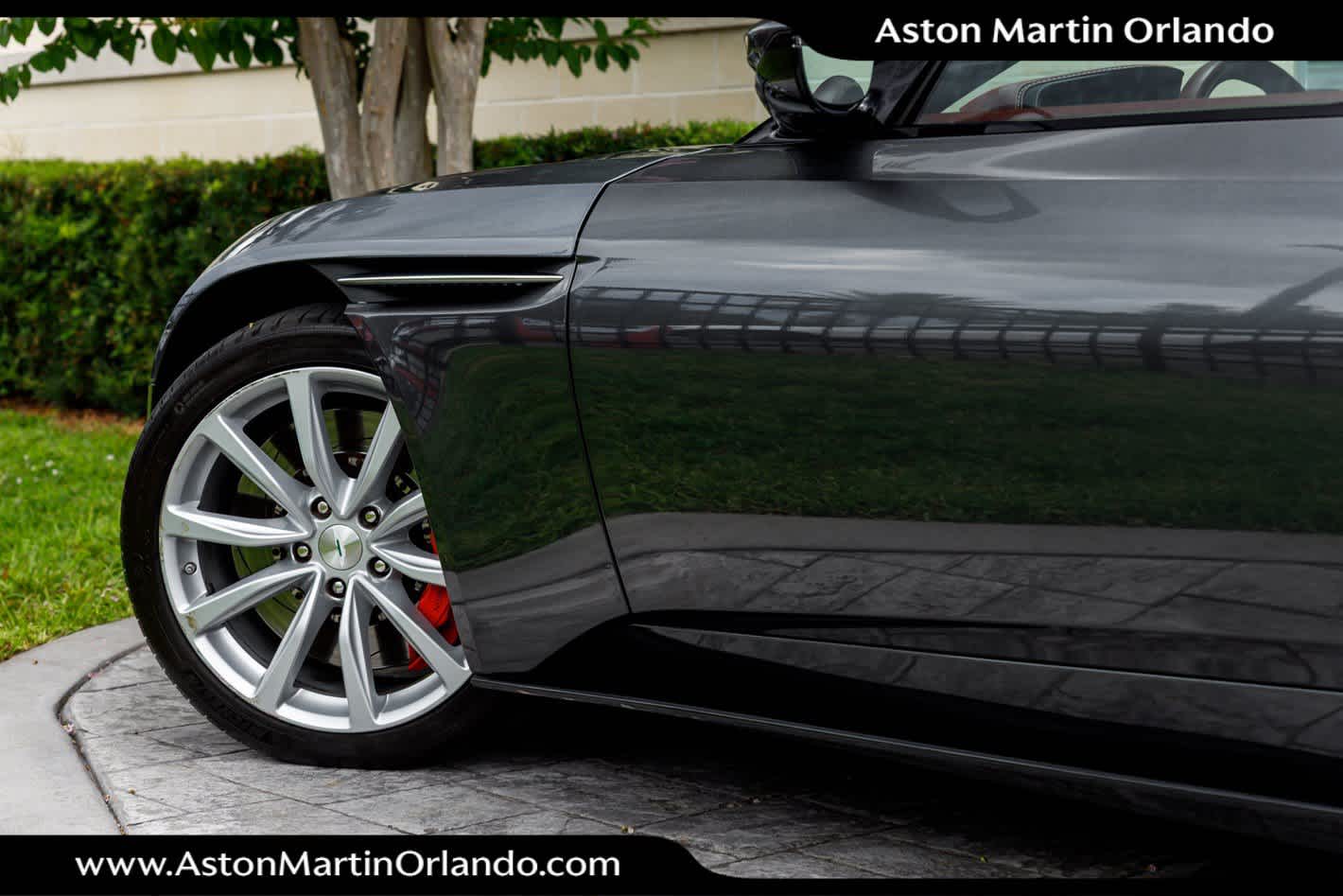 2021 Aston Martin DB11 V8