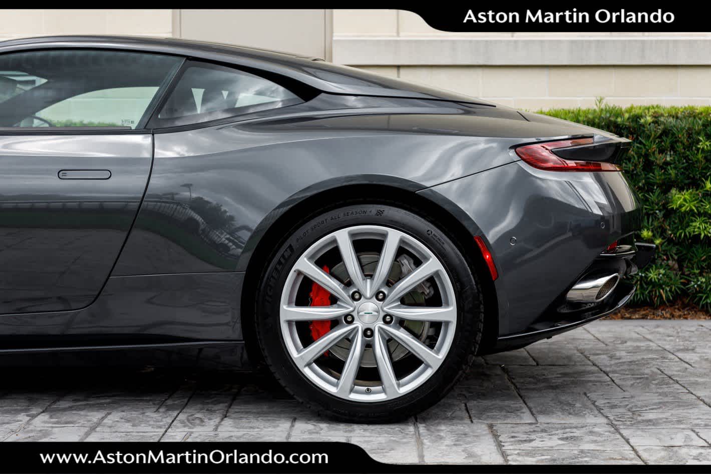 2021 Aston Martin DB11 V8