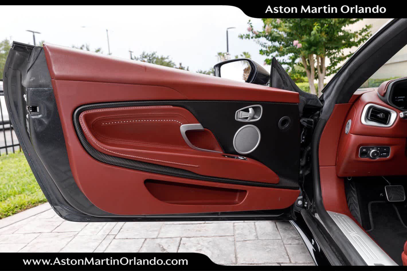 2021 Aston Martin DB11 V8