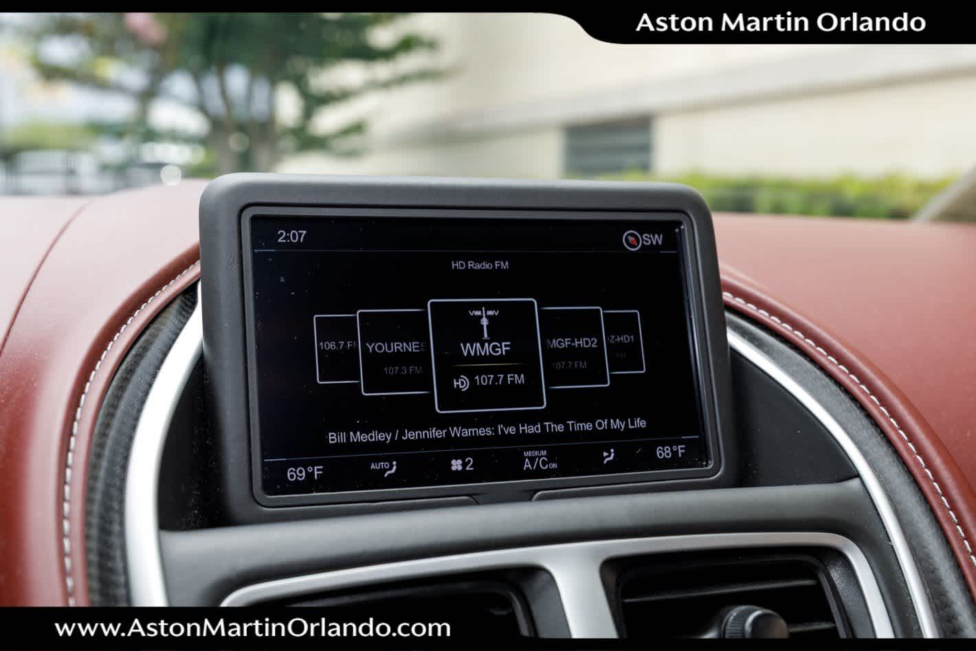 2021 Aston Martin DB11 V8
