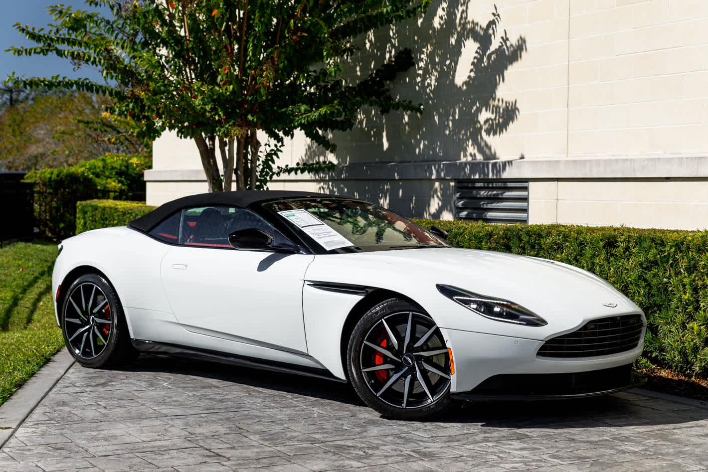 2019 Aston Martin DB11 Base