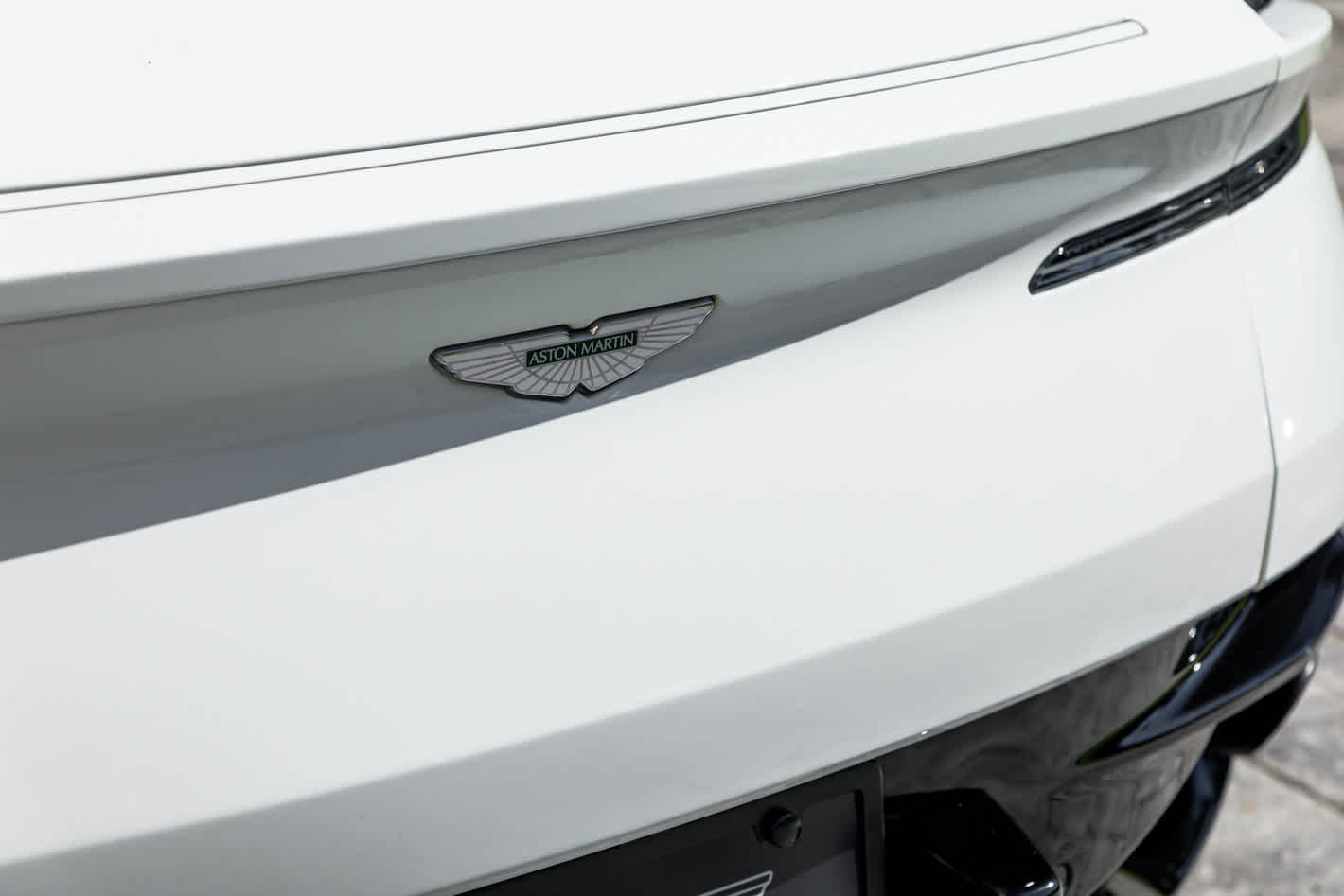 2019 Aston Martin DB11 Base