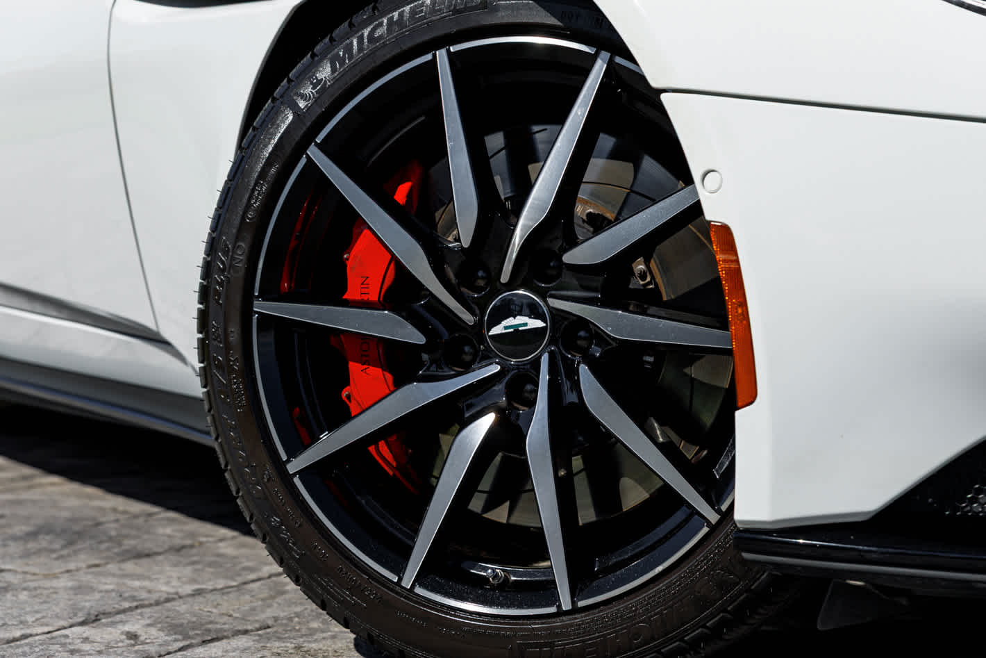 2019 Aston Martin DB11 Base