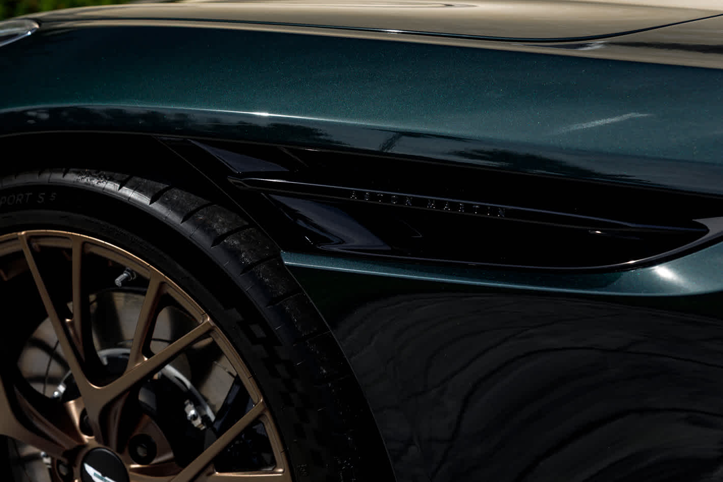 2026 Aston Martin DB12 Base