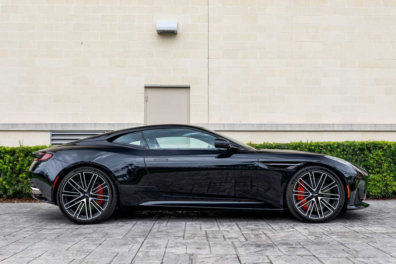 2024 Aston Martin DB12 Base