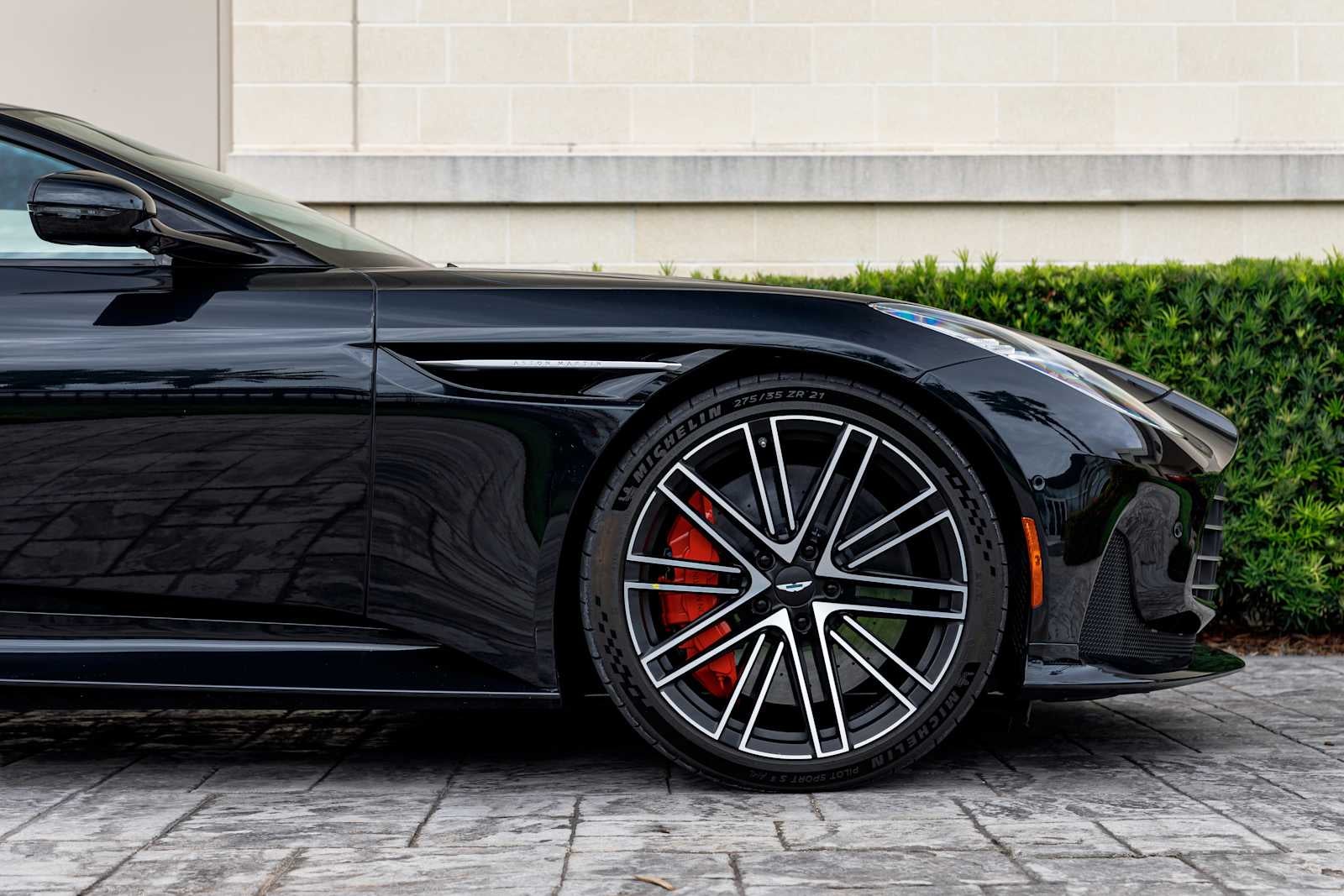 2024 Aston Martin DB12 Base