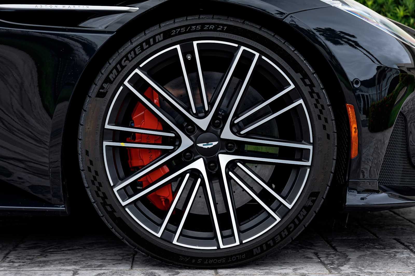 2024 Aston Martin DB12 Base