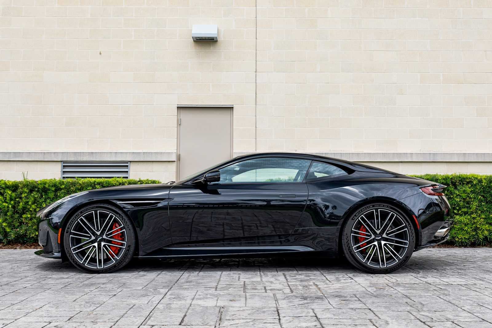 2024 Aston Martin DB12 Base