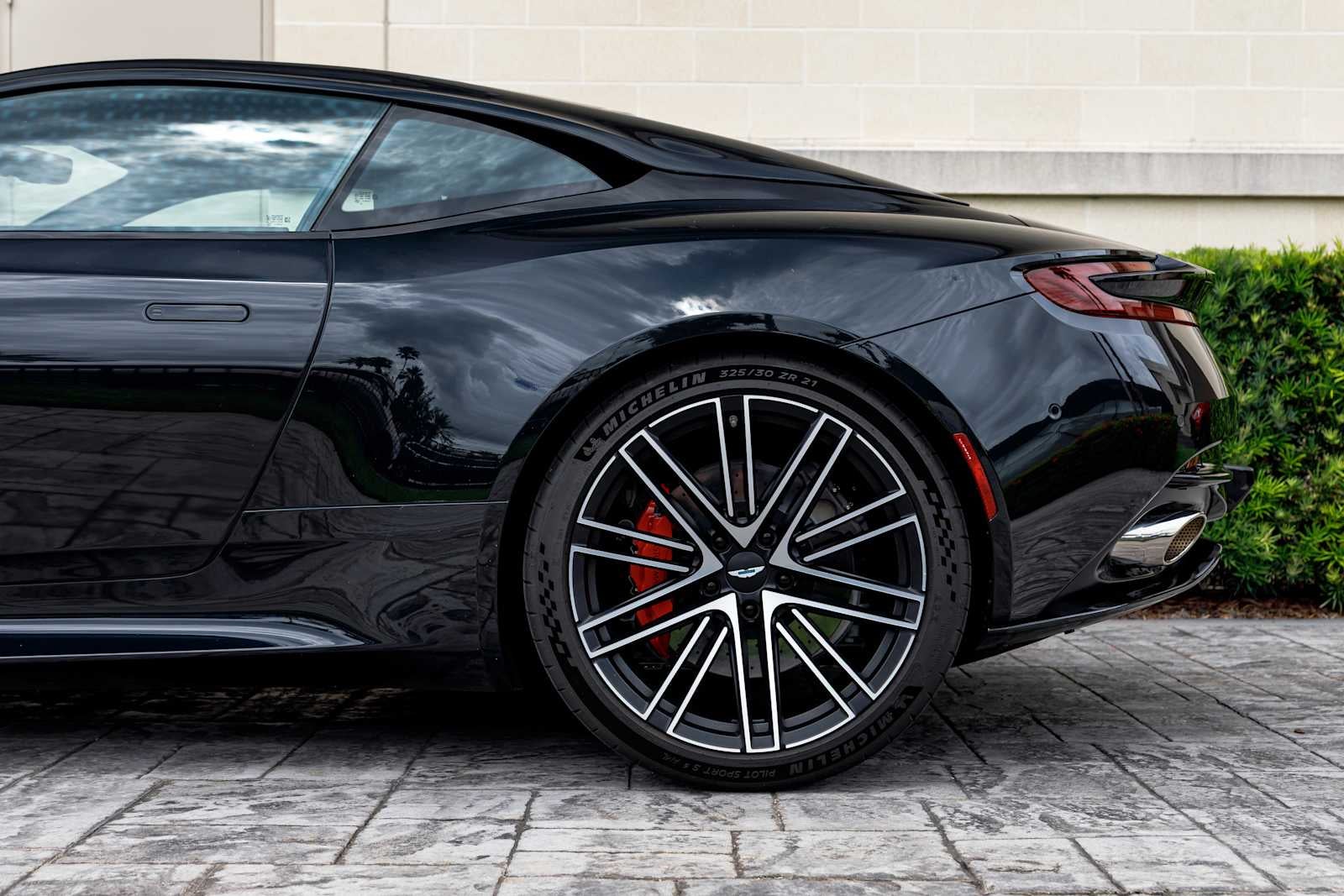 2024 Aston Martin DB12 Base