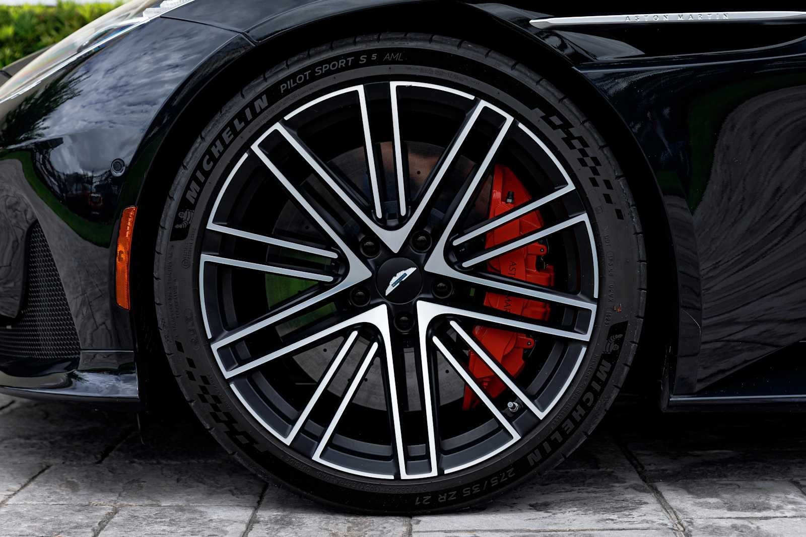 2024 Aston Martin DB12 Base