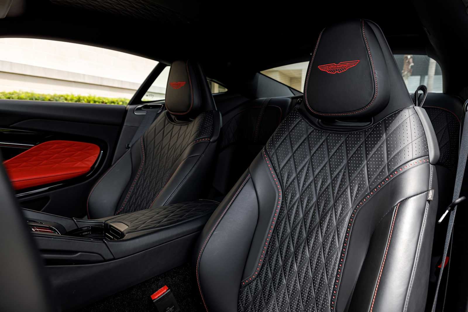 2024 Aston Martin DB12 Base