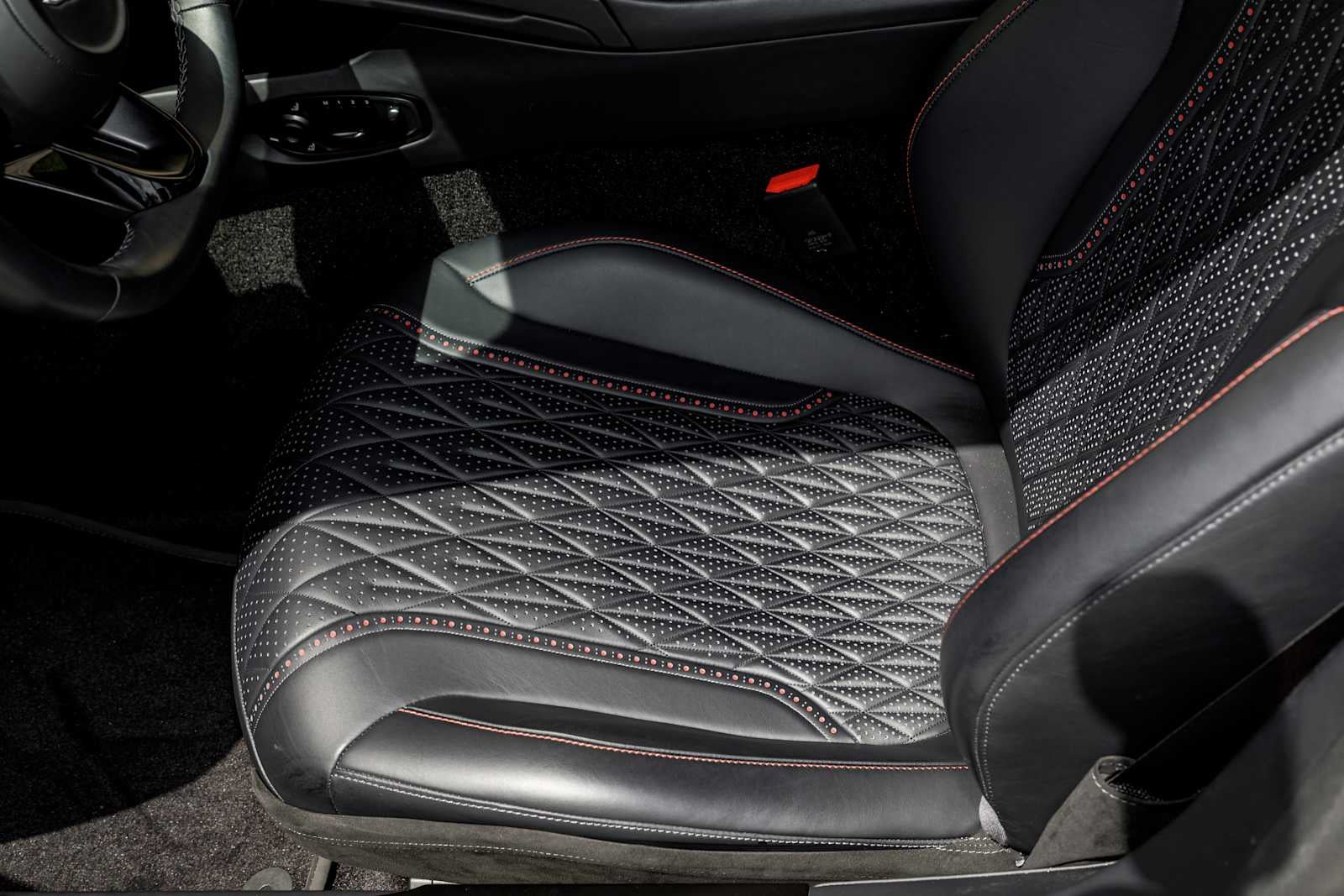 2024 Aston Martin DB12 Base