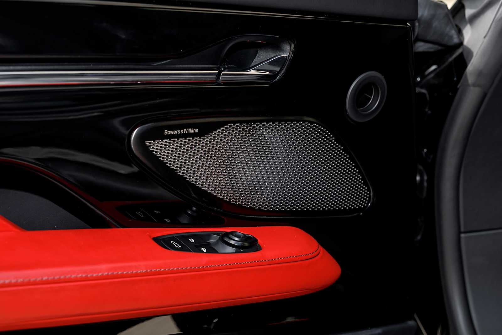 2024 Aston Martin DB12 Base