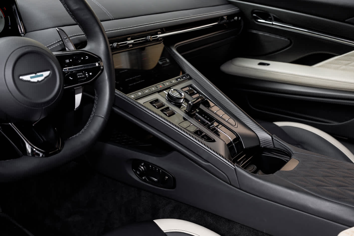 2024 Aston Martin DB12 Base