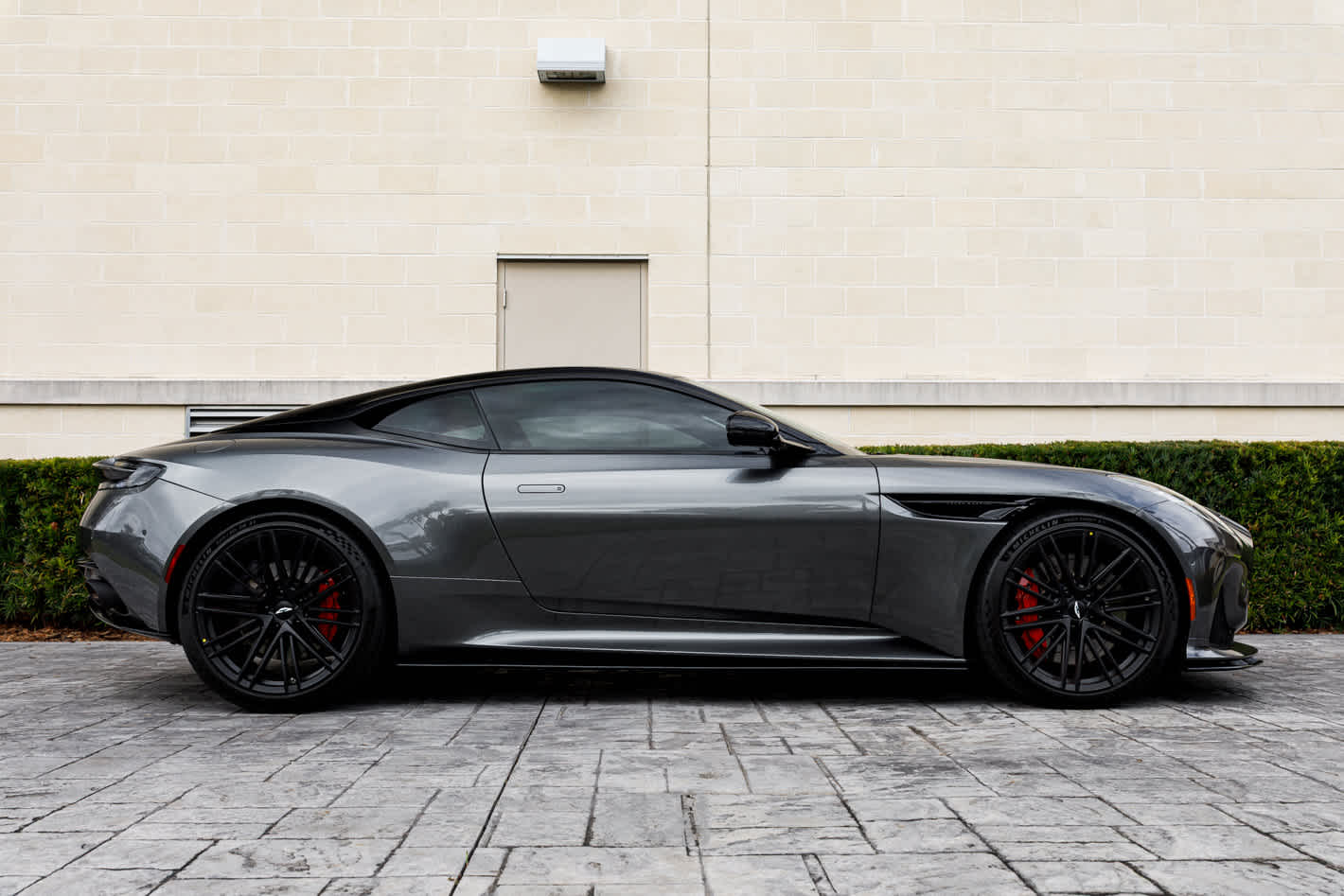 2024 Aston Martin DB12 Base