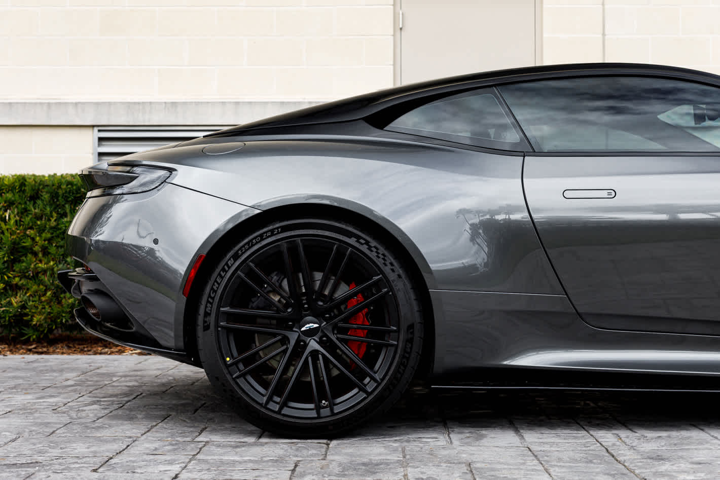 2024 Aston Martin DB12 Base