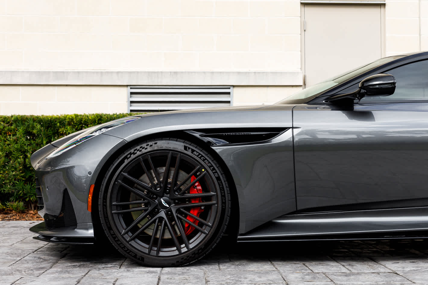 2024 Aston Martin DB12 Base