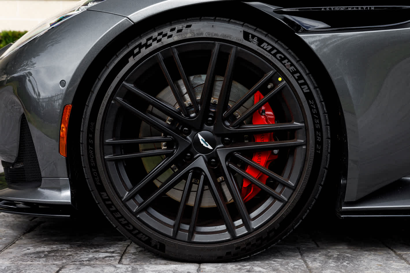 2024 Aston Martin DB12 Base