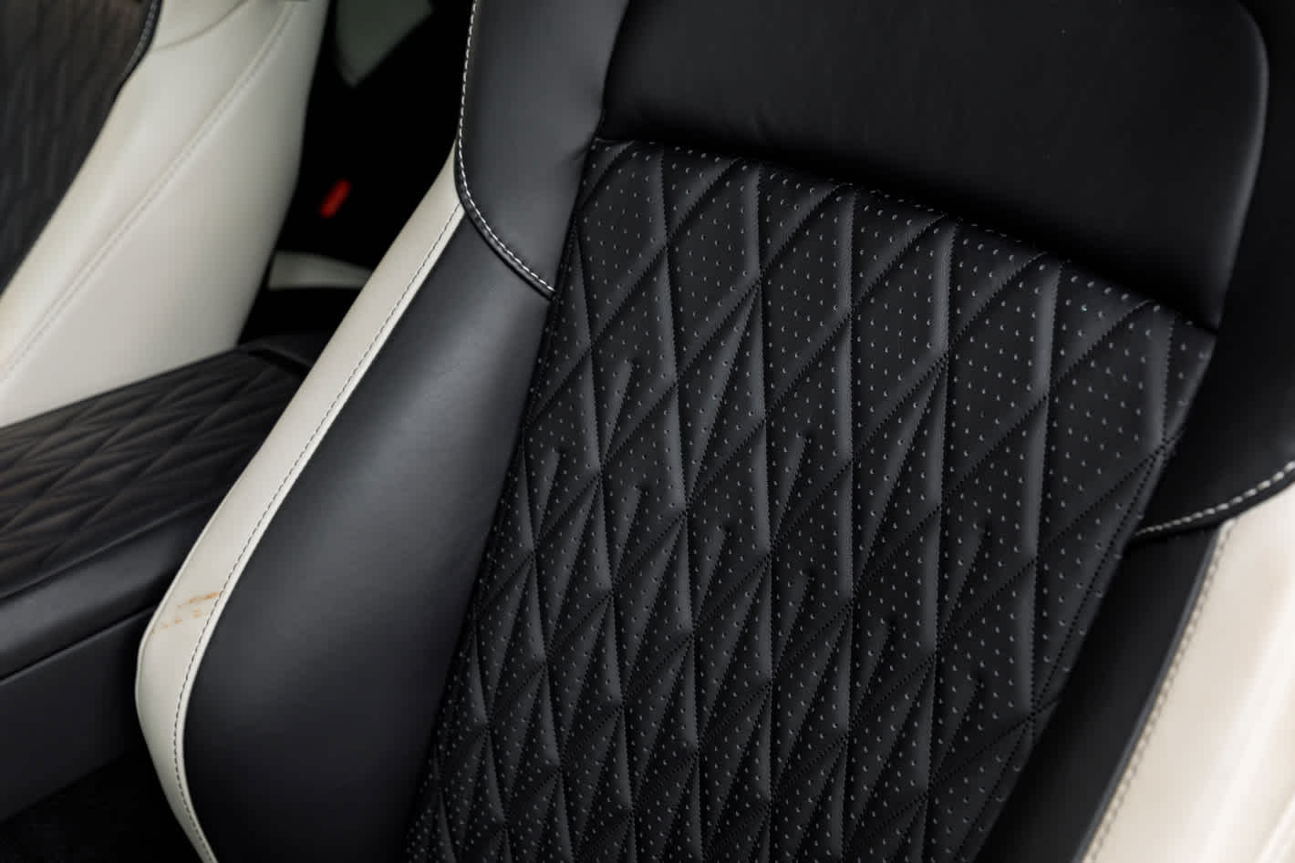 2024 Aston Martin DB12 Base