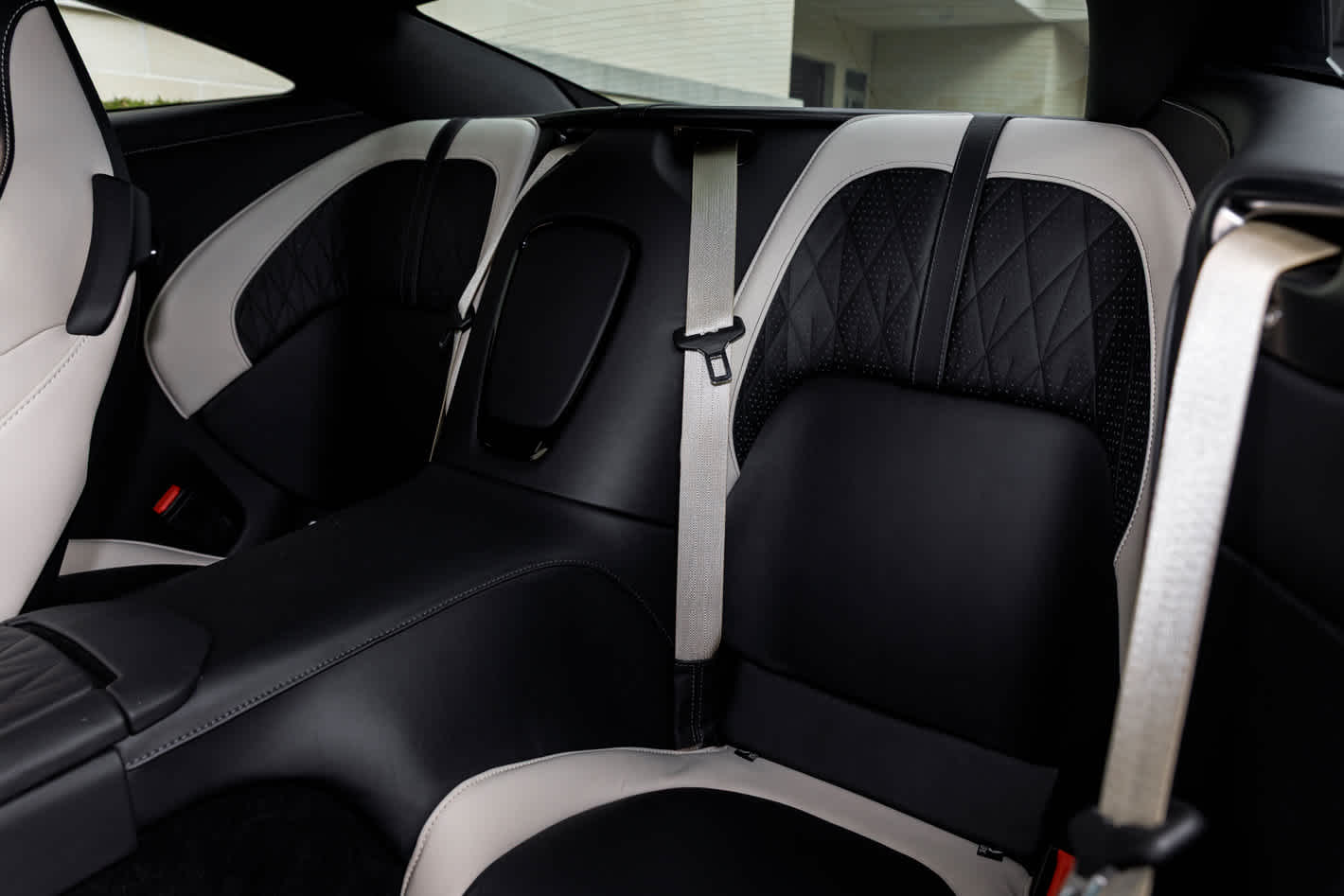 2024 Aston Martin DB12 Base