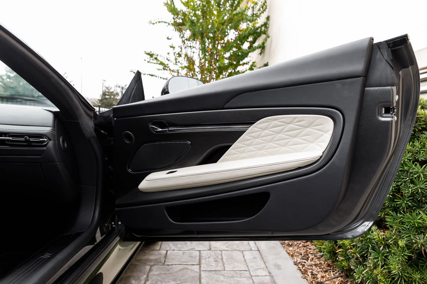 2024 Aston Martin DB12 Base