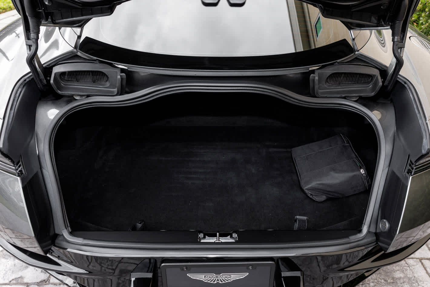 2024 Aston Martin DB12 Base