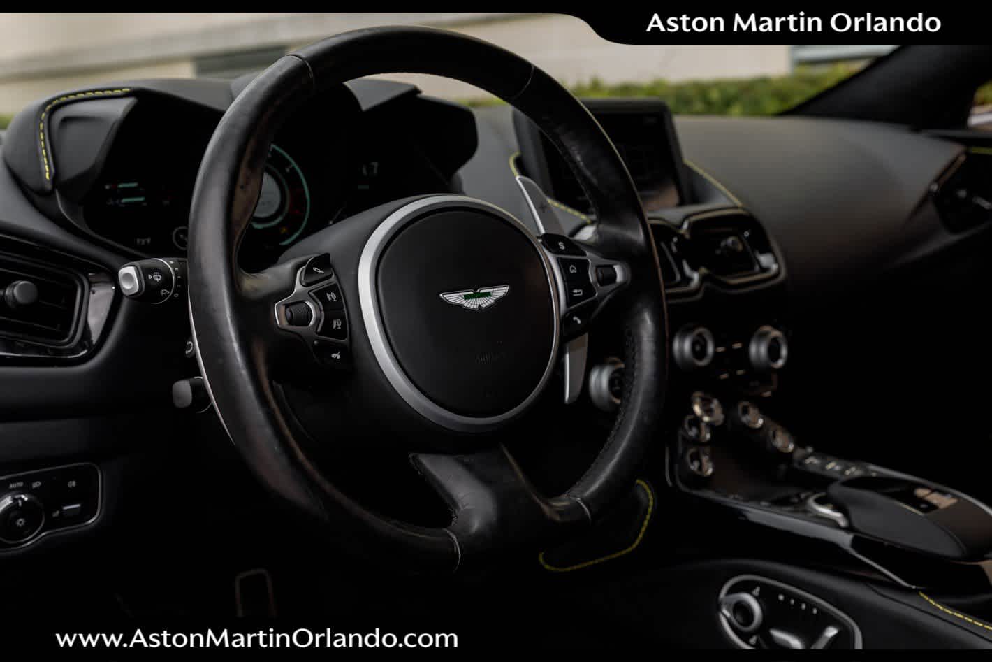 2022 Aston Martin Vantage Base