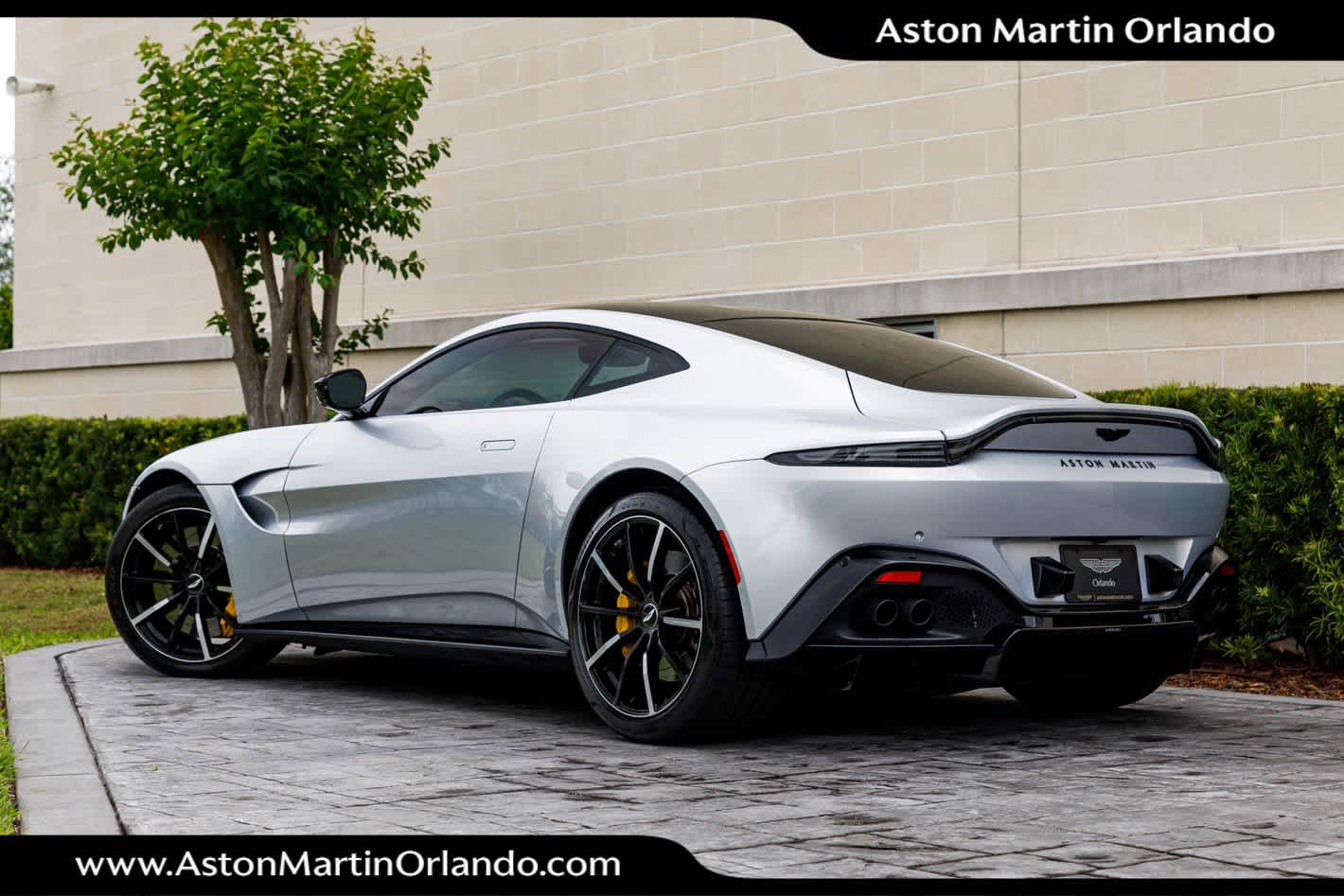 2022 Aston Martin Vantage Base