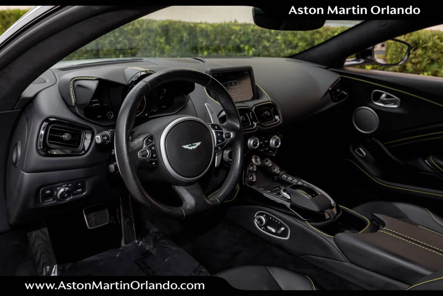 2022 Aston Martin Vantage Base