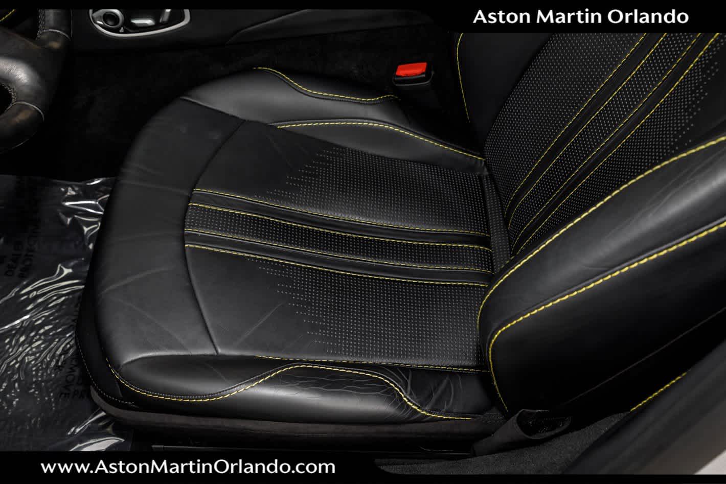 2022 Aston Martin Vantage Base