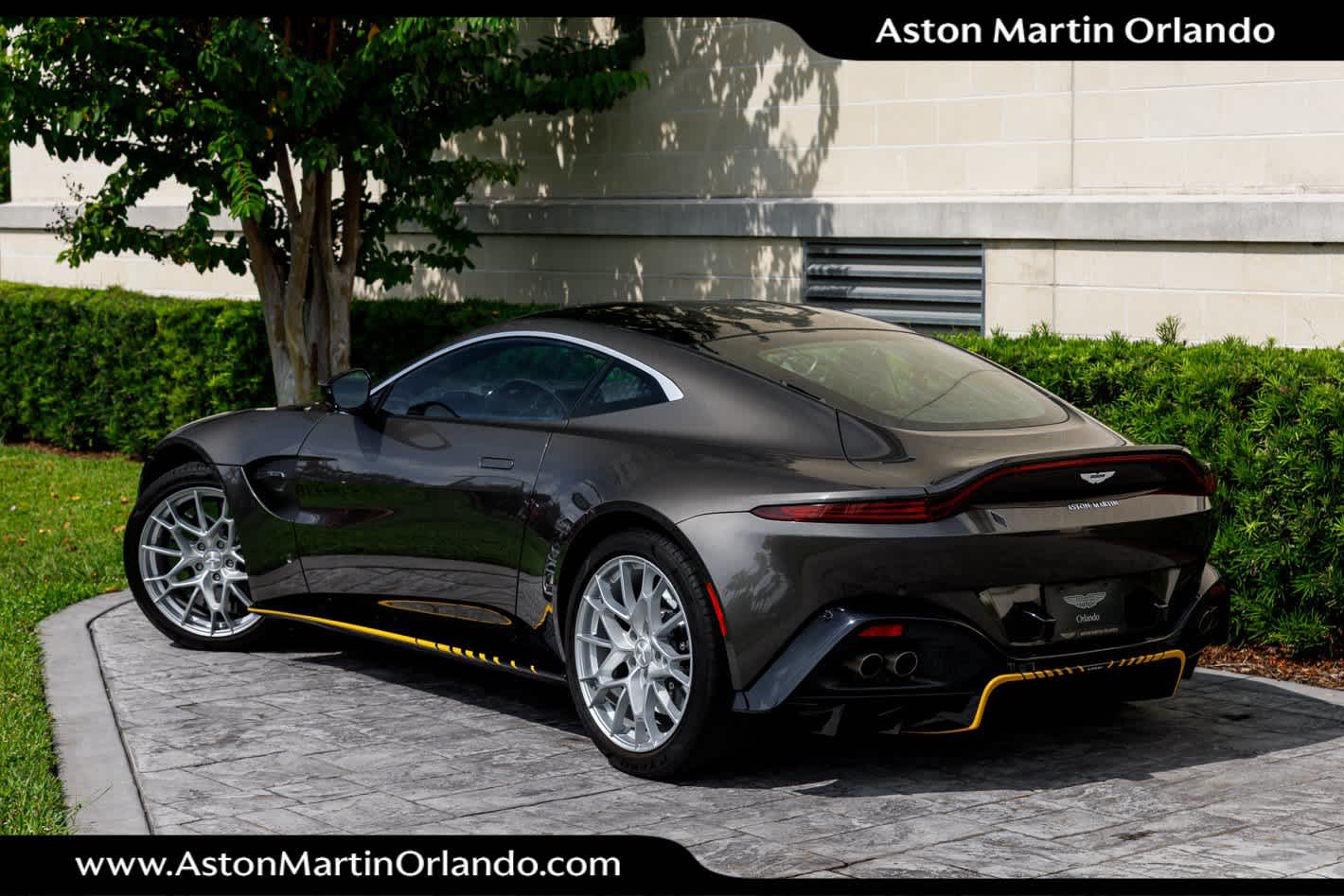2021 Aston Martin Vantage Base