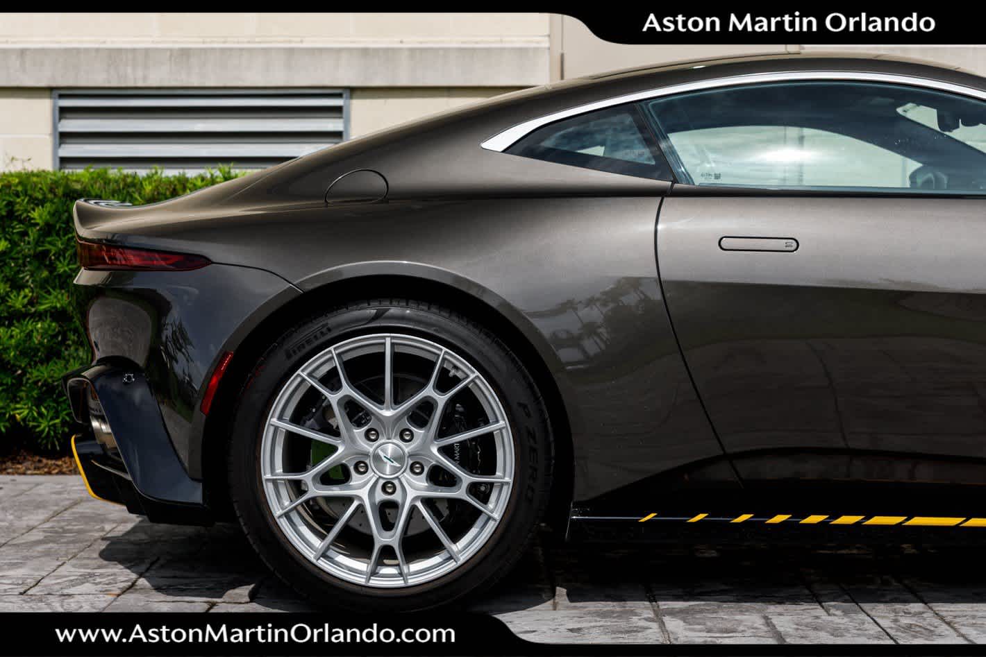 2021 Aston Martin Vantage Base