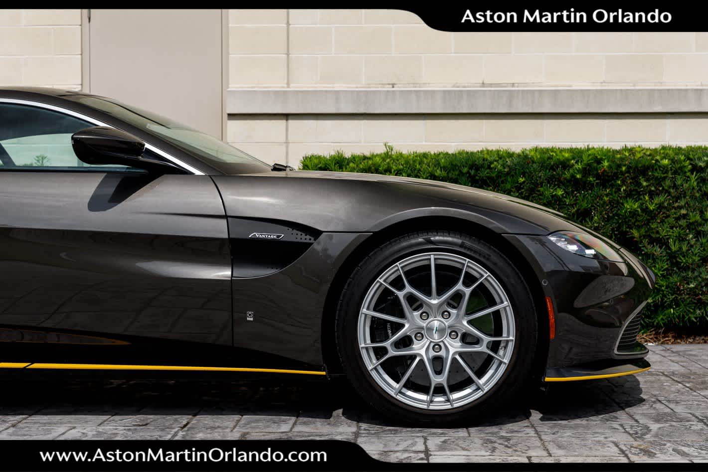 2021 Aston Martin Vantage Base