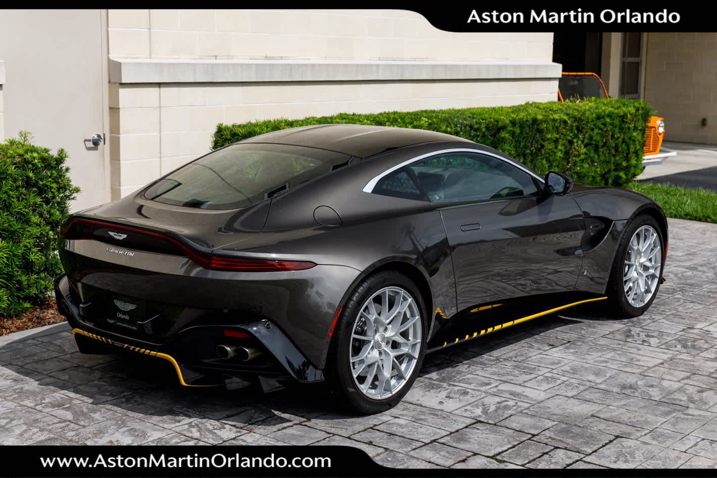2021 Aston Martin Vantage Base