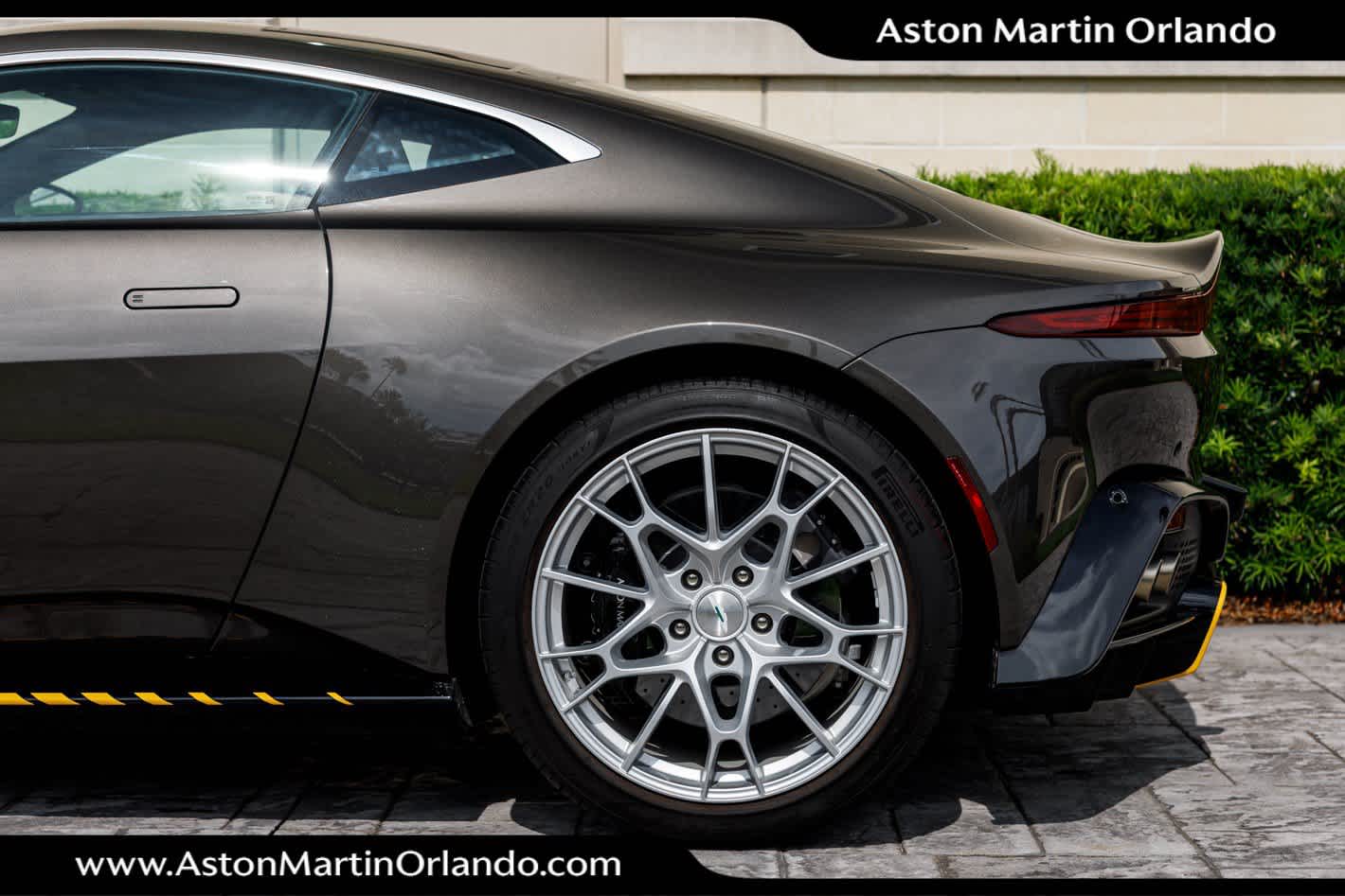 2021 Aston Martin Vantage Base