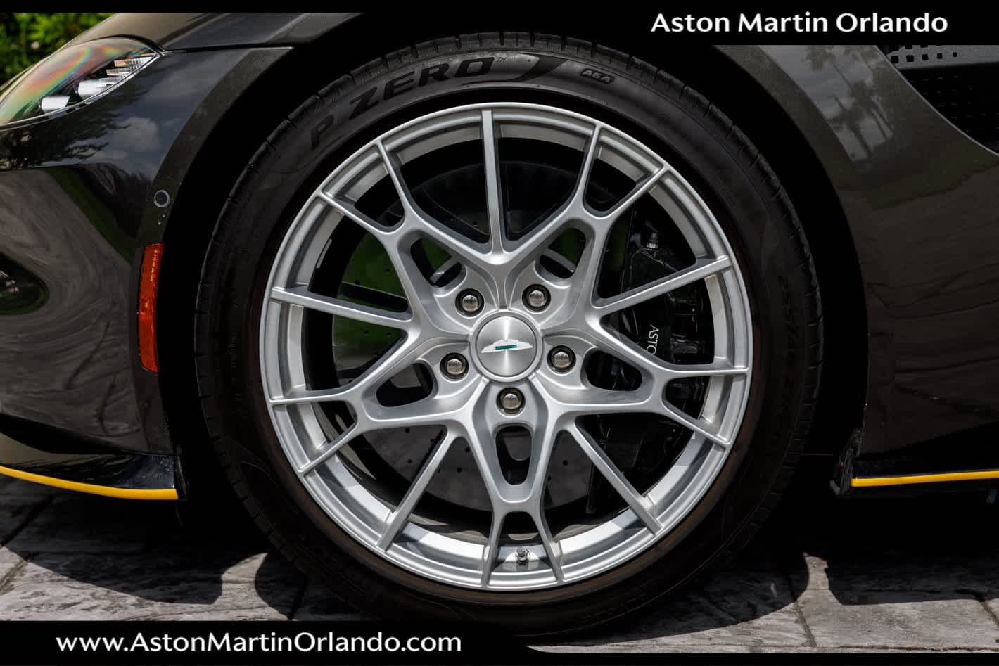 2021 Aston Martin Vantage Base