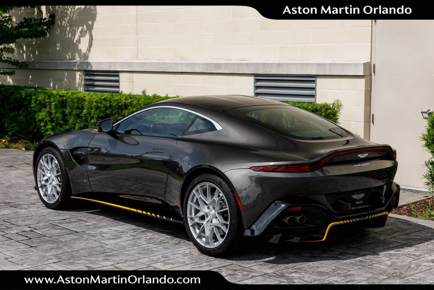 2021 Aston Martin Vantage Base