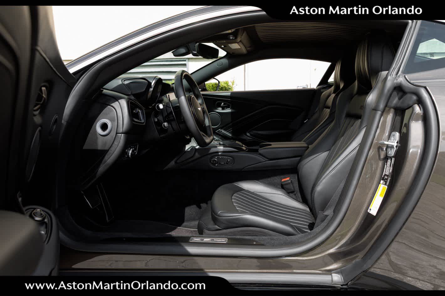 2021 Aston Martin Vantage Base