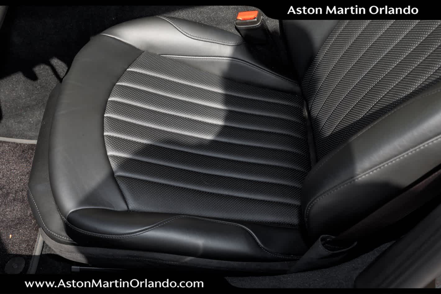 2021 Aston Martin Vantage Base