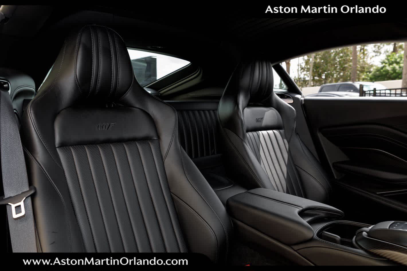 2021 Aston Martin Vantage Base