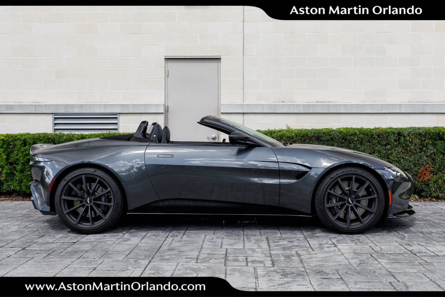 2021 Aston Martin Vantage Base