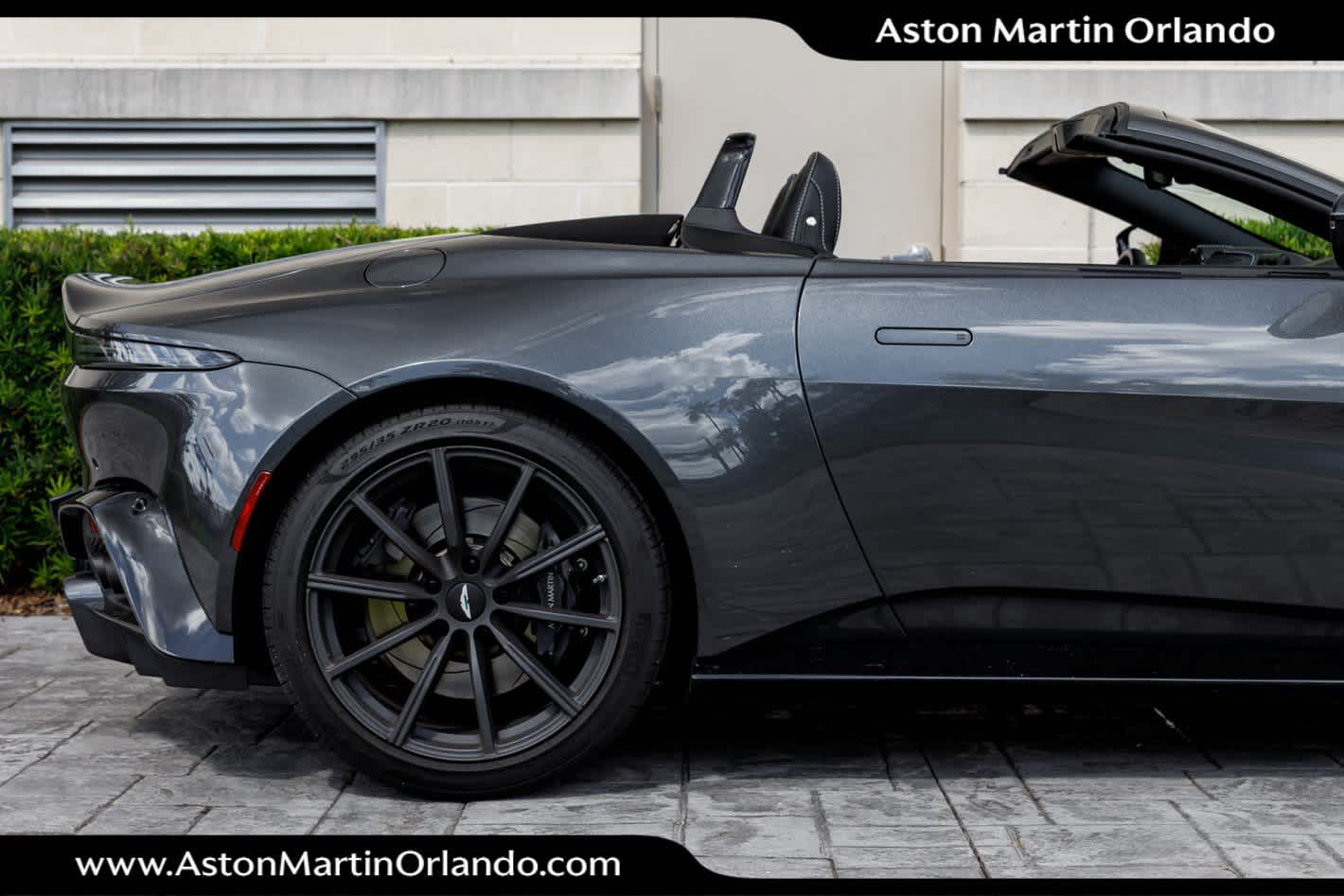 2021 Aston Martin Vantage Base