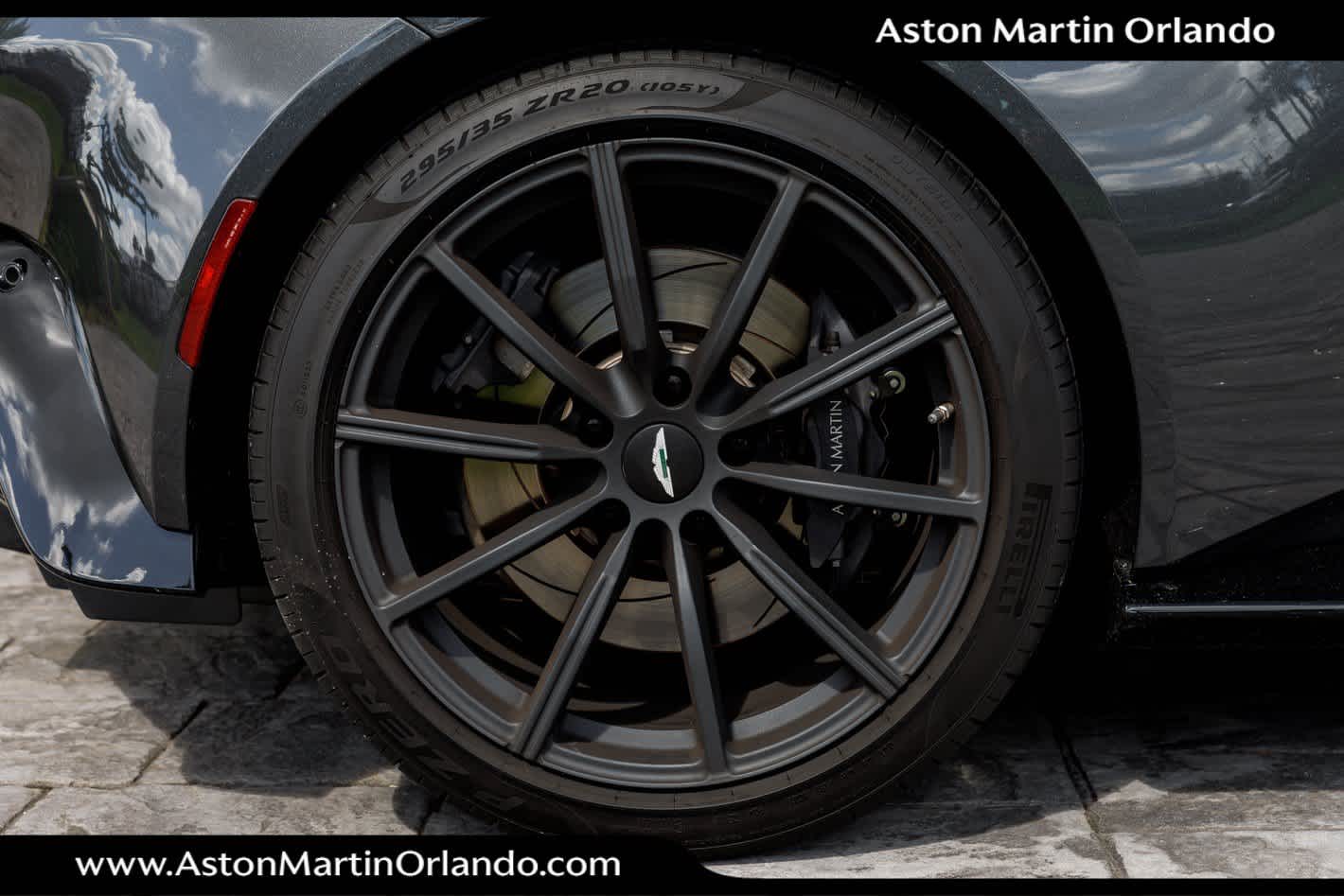 2021 Aston Martin Vantage Base